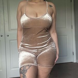 Elegant Champagne Velvet Women's Short Sleeveless Romper